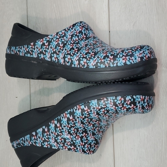 Croc Womens Neria Pro Triple Comfort Floral Rubber Clogs shoes sz 11 - Picture 9 of 11